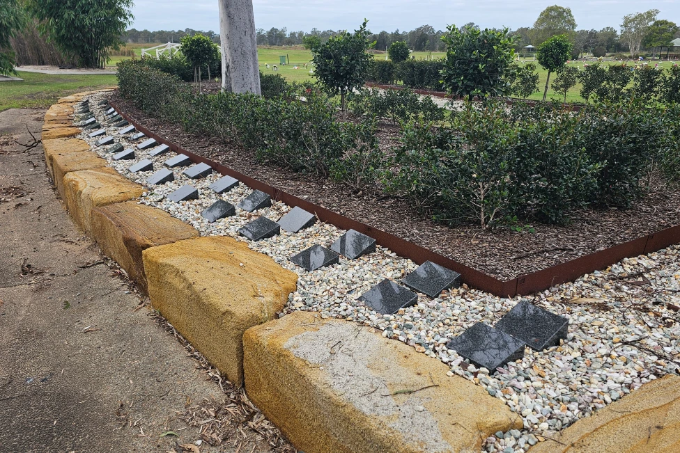 Lilli Pilli Inclined Garden
